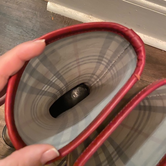Authentic Burberry rain boots. Good condition! - Picture 5 of 5